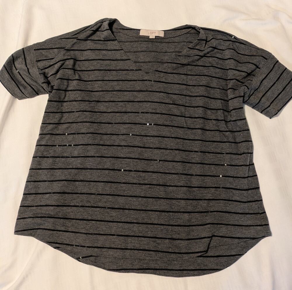 Ann Taylor Loft Size L Grey Tee With Sequins On Black Stripe